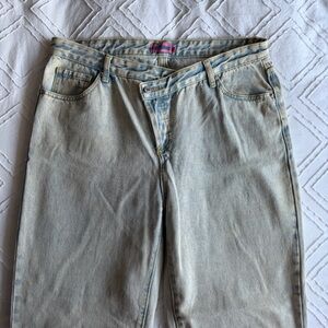 Edikted Light Blue Crossover Boyfriend Jeans